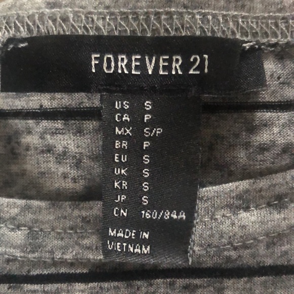 Forever 21 very cute 3/4 sleeve shirt - Picture 2 of 2